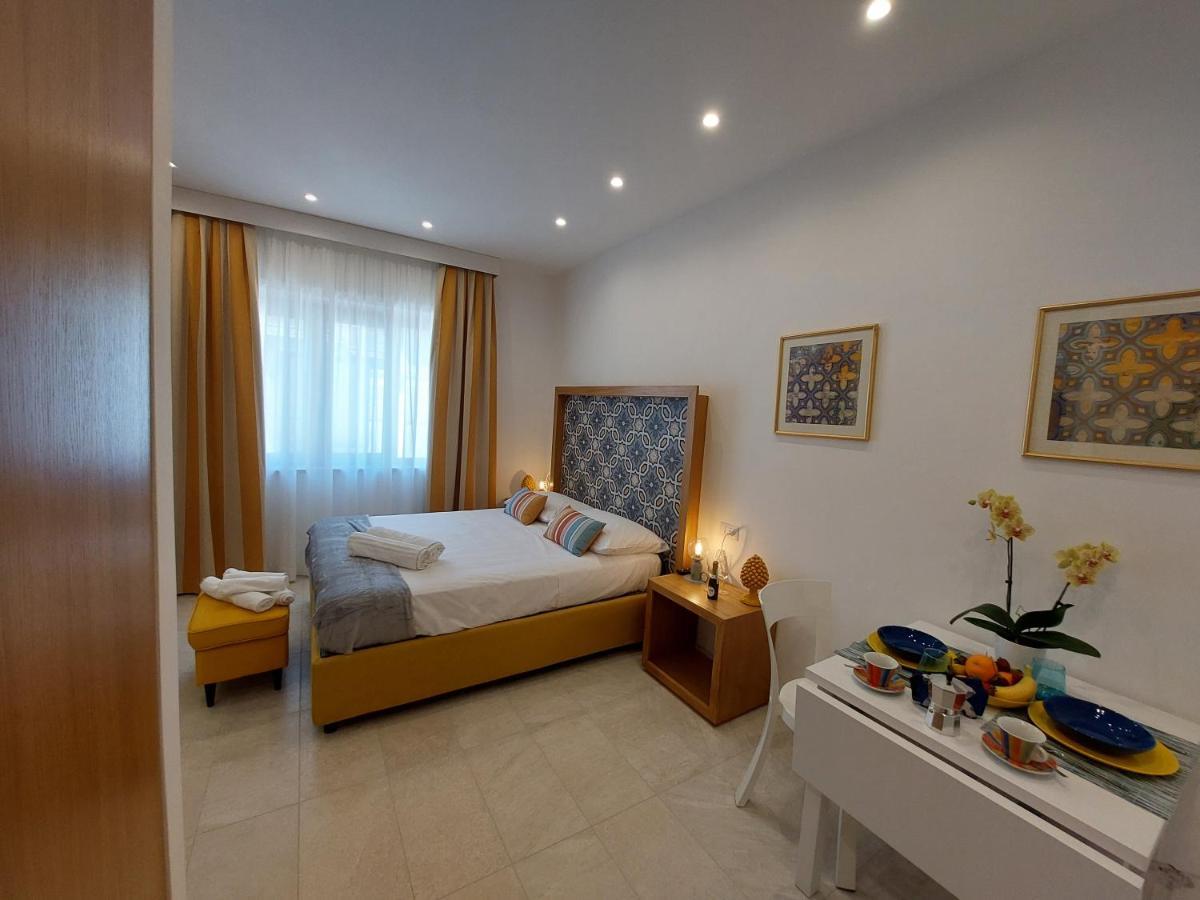 Mistral Luxury Suites Соренто Екстериор снимка