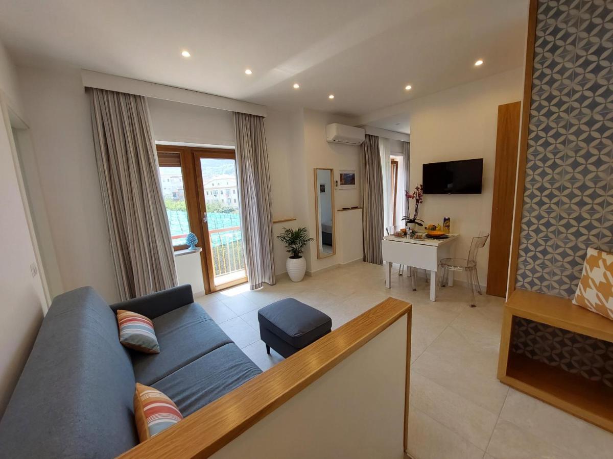 Mistral Luxury Suites Соренто Екстериор снимка