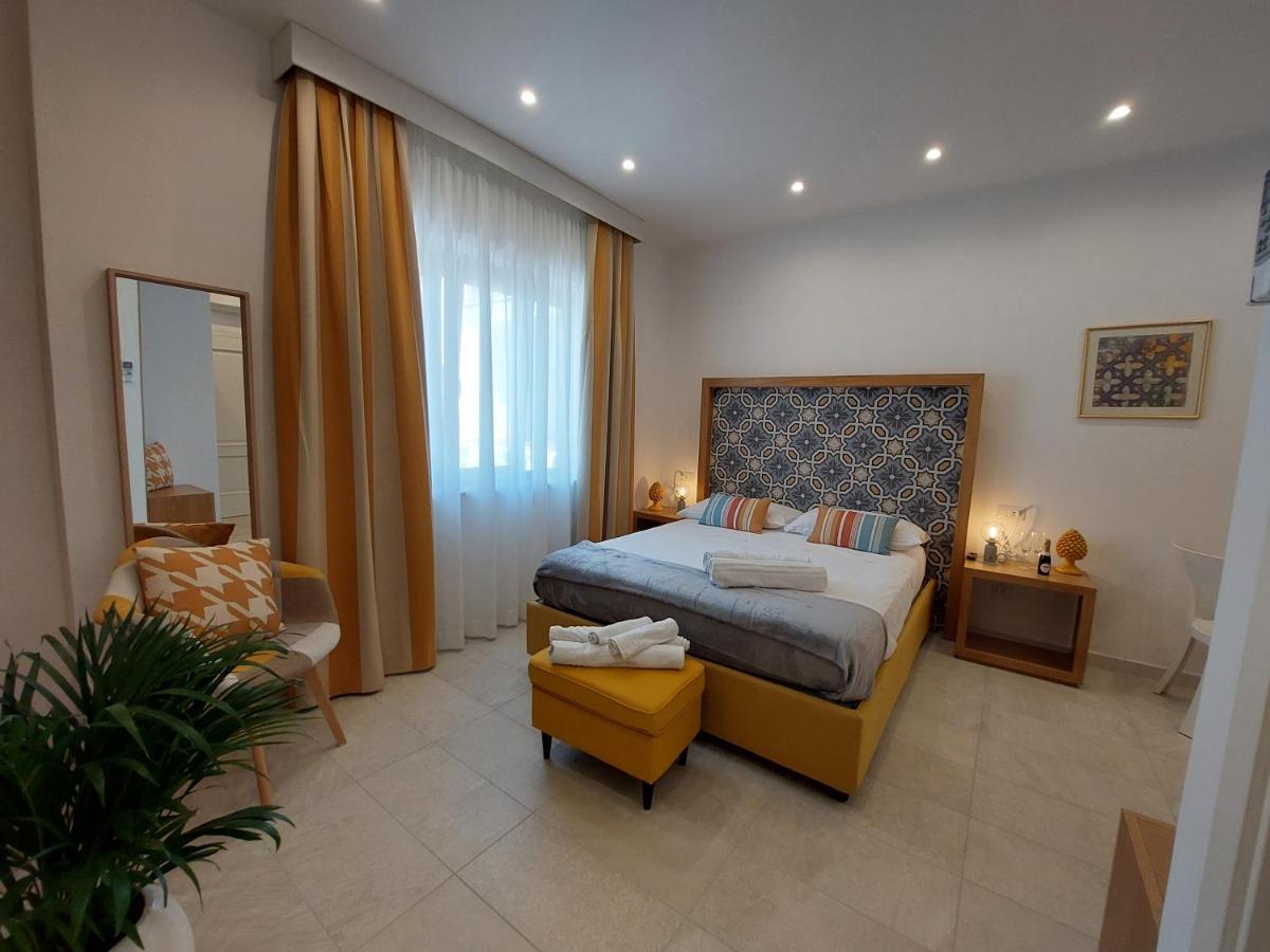 Mistral Luxury Suites Соренто Екстериор снимка