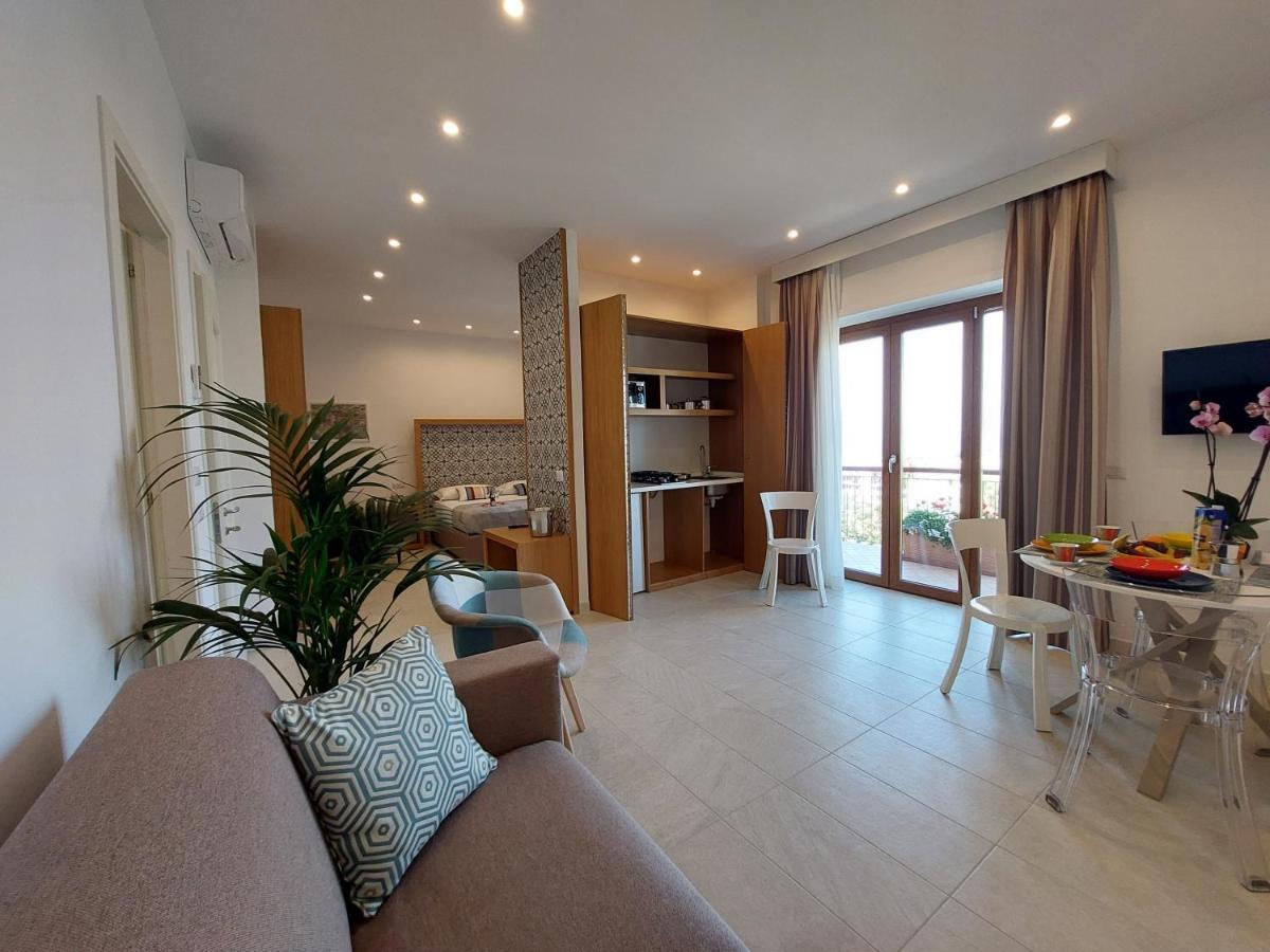 Mistral Luxury Suites Соренто Екстериор снимка