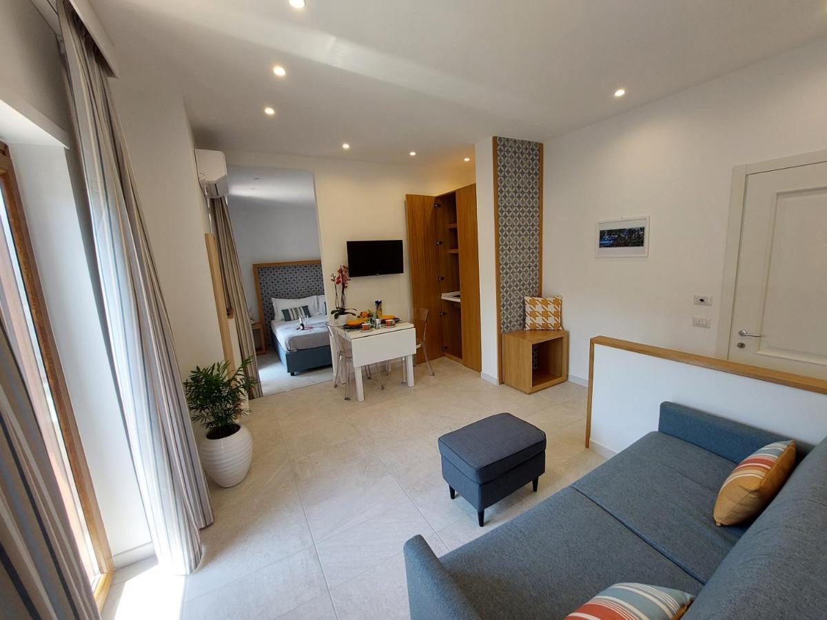 Mistral Luxury Suites Соренто Екстериор снимка